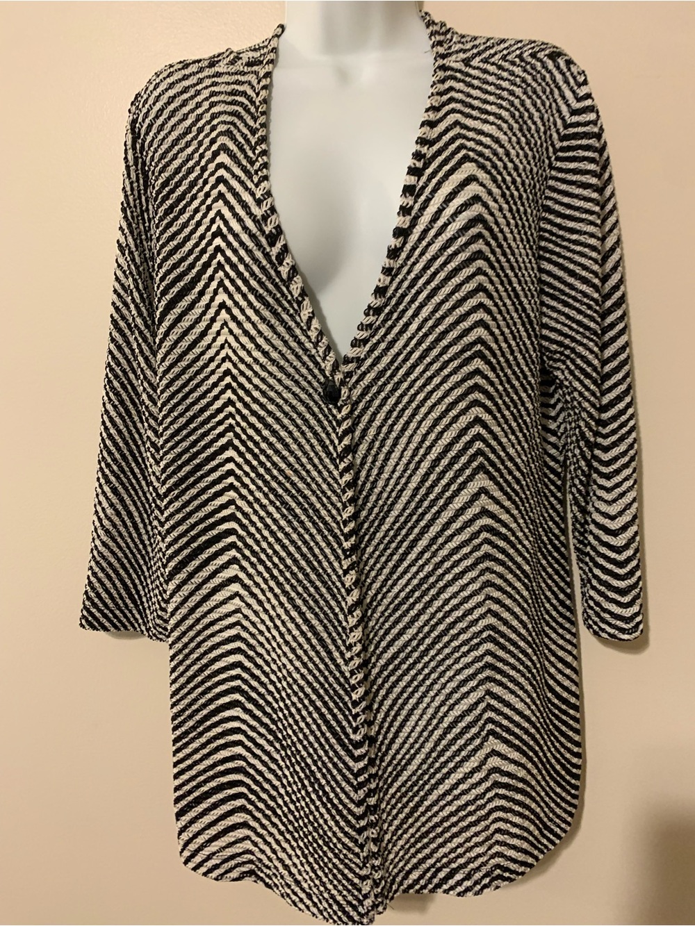 Chico's Black and White Chevron Open-Front Cardigan